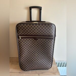 Authentic Louis Vuitton pegase 65 damier ebene